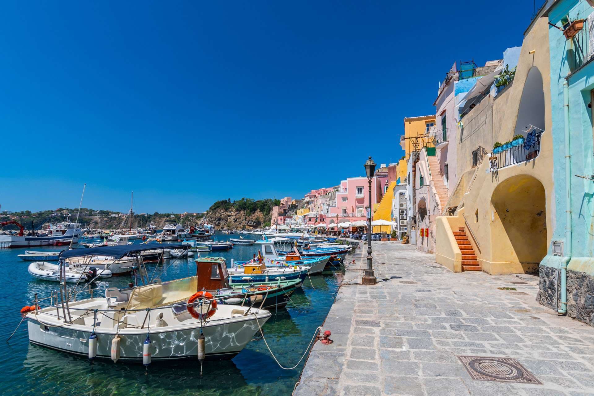 I sapori e il fascino dell'isola di Procida per piccoli gruppi 