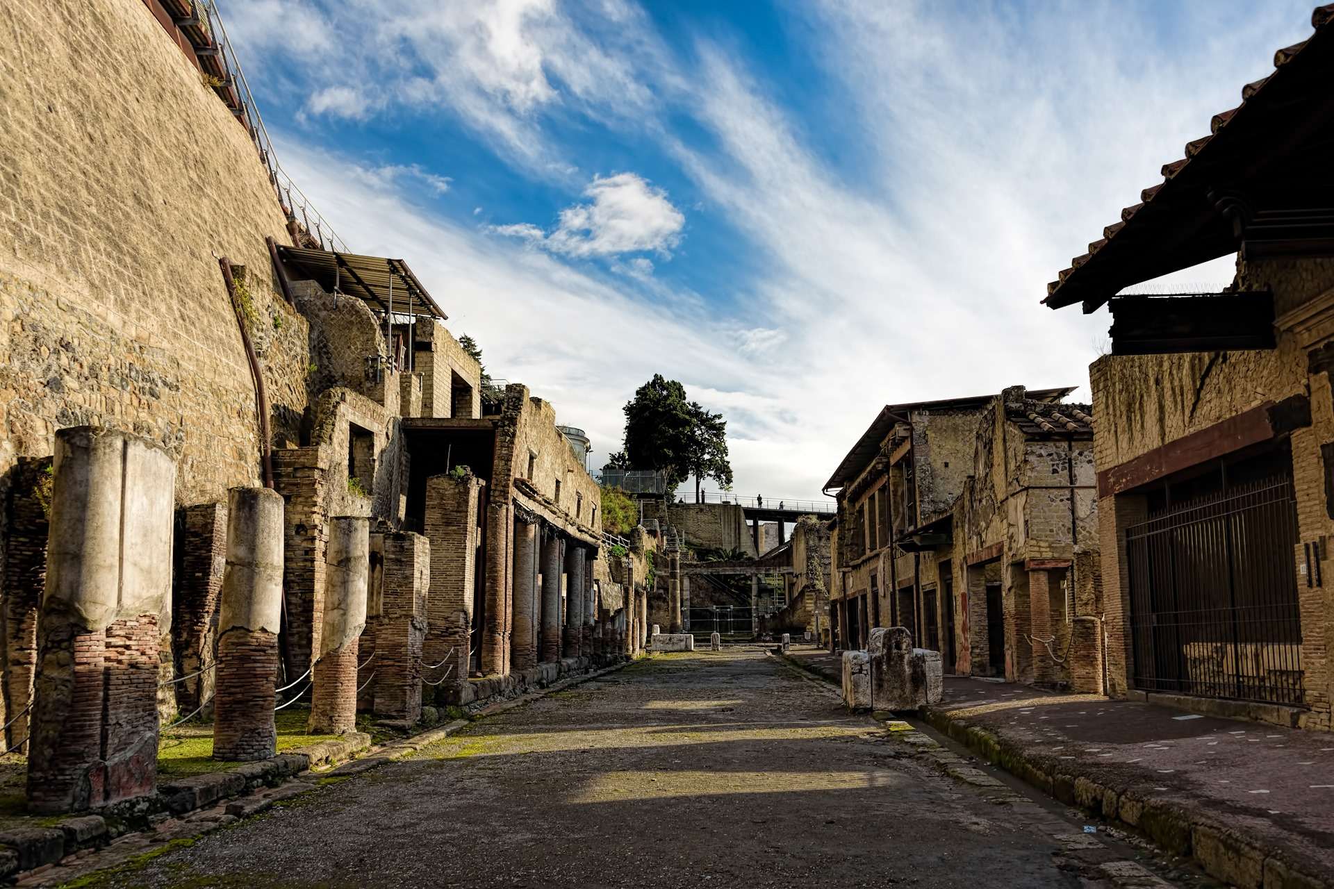 Herculaneum tour with digital audioguide and virtual museum 