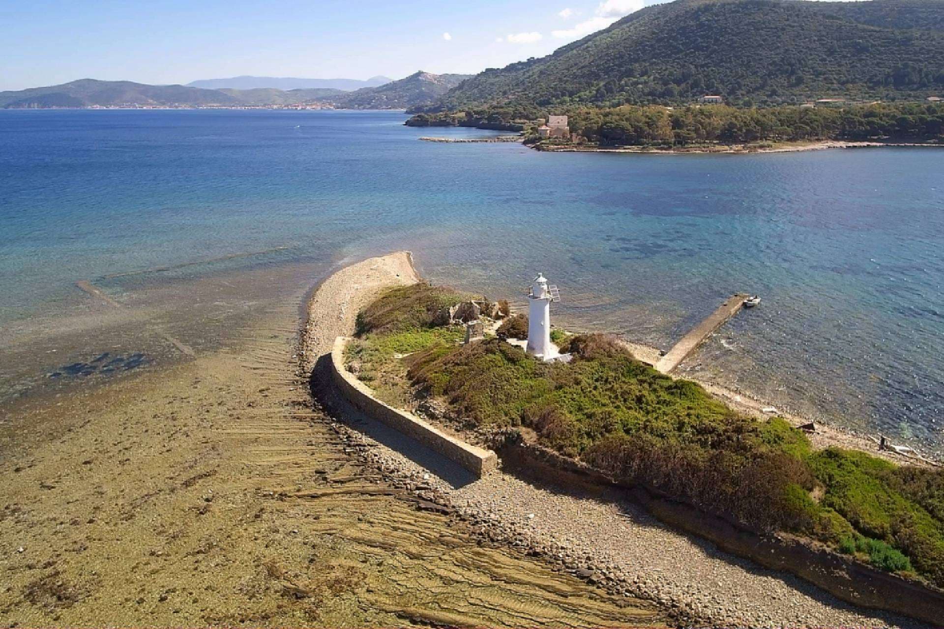 Tra Leggende e Onde: Esplorando le Coste di Castellabate