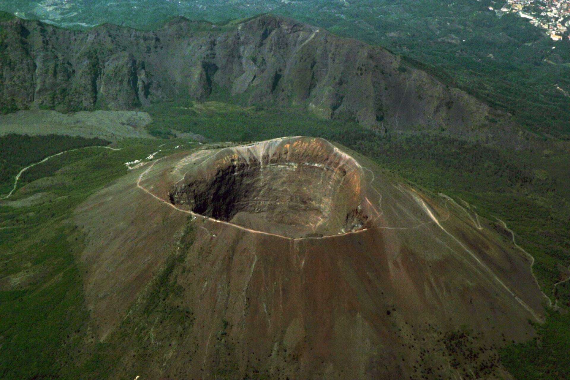 Vesuvius Tour by Bus and Entrance Ticket from Naples